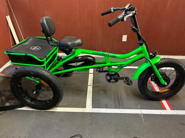 Addmotor M-?? Neumático grueso motor delantero 750W 20Ah  Foto 1 de 1