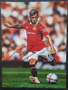 LISANDRO MARTINEZ - Signed 16x12 Photograph - FOOTBALL - MAN UTD - Picture 1 of 1