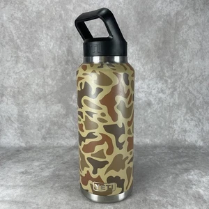 Yeti Wetlands Camo 46oz Rambler Bottle w/ Sip Cap + Straw - Picture 1 of 11