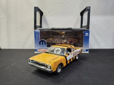 HIGHWAY 61 RON MANCINI 1968 DODGE DART 440 GTS DETROIT DEALERS BEE LEAVER 1:18 - Image 1 of 4