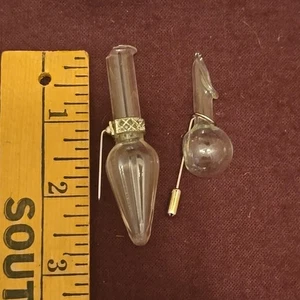 2 Antiguos Perfume Vinagreta Pin Colgante Vidrio Ánfora Frasco Filigrana Jarrón LtBB - Imagen 1 de 7