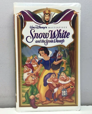 Snow White & the Seven Dwarfs VHS Disney Video Tape Masterpiece VTG Clamshell - Image 1 of 4