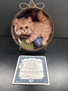 CUDDLED UP KITTY PURR-FECT PREDICAMENTS Jurgen Scholz CAT KITTEN Bradford Plate - Picture 1 of 3