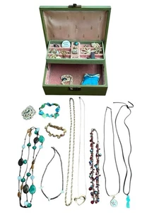 Antik & Vintage Schmuck mit Schatulle alles ungeprüft Aufbewahrungsfund Givenchy usw. - Bild 1 von 8