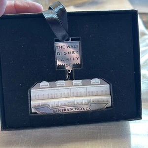 Walt Disney Family Ornament San Francisco - Bild 1 von 3