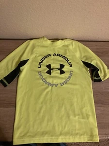 Under Armour Heat Gear Green with Black Logo Short Sleeve Top Boys 6 UPF 50+ - Picture 1 of 3