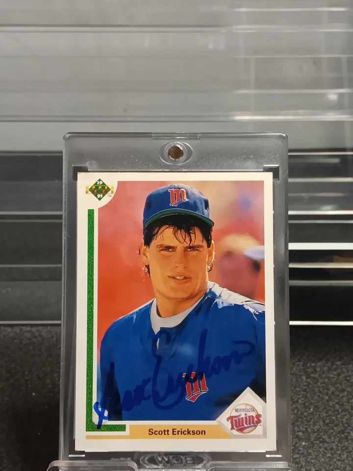 SCOTT ERICKSON autographed 1990 Upper Deck Baseball Card.  Minnesota Twins star. - Image 1 of 2