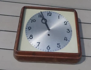 Alte Wanduhr von Junghans Uhrwerk W74 defekt für Bastler - Bild 1 von 7