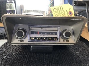 1969 BUICK AM PUSHBUTTON RADIO W/KNOBS & REAR FADER - Picture 1 of 11