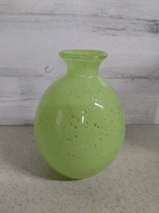 Kiste und Fass mundgeblasene Glasvase grün 6 Zoll hoch 5 Zoll breit. Schön Siehe Bilder - Bild 1 von 6