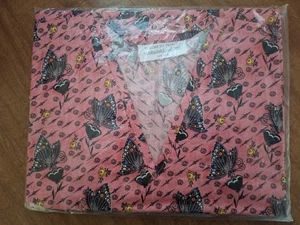Butterflies on Pink Medical Scrub Shirt SMALL - Picture 1 of 1