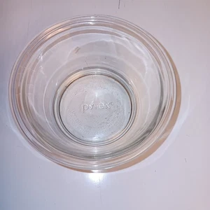 Vintage Pyrex 1 2/3 Cup Clear Glass Lipped Bowl 390 ml 8200 Made in USA - Picture 1 of 3