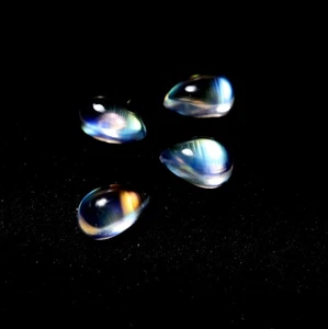 Lote de 4 piezas de cabujones de piedra lunar arco iris llamativos AAA naturales de pera de 5x3 mm - Imagen 1 de 11