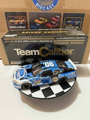Mark Martin #6 КИРПИЧНАЯ АСФАЛЬТОУКЛАДКА 2-Й ПРОБЕГ Командный Калибр ВЛАДЕЛЬЦЫ СЕРИЯ 2005 1/24 Литая - Изображение 1 из 4