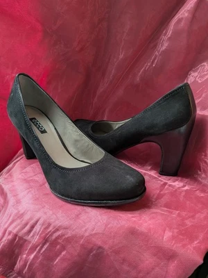 Bomba de gamuza negra Ecco talla 39 Foto 1 de 4