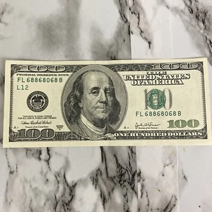 Old $100 bill (One Hundred Dollar) - Series 2006 - 68868068 - Repeating 68 - Picture 1 of 1