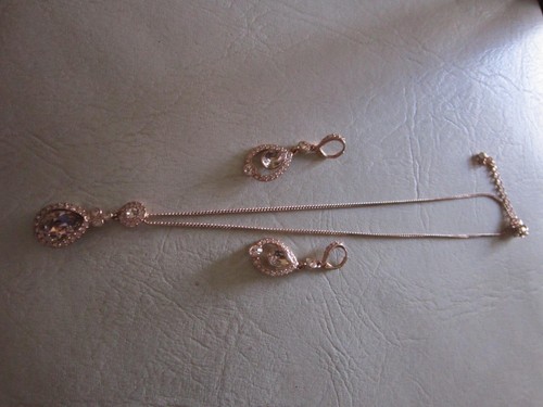 Givenchy collana rosa tono oro rosa e orecchini traforati FIRMATI SPLENDIDI