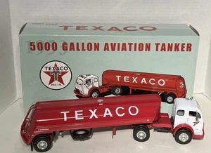 First Gear 1953 Tractor Truck Texaco 5000 Gallon Aviation Tanker 19-2202 (V) - Picture 1 of 10