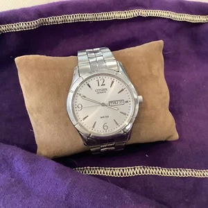 Vintage Citizen Mens Wristwatch Quartz WR-50 Silvertone Classic Sport Bracelet - Picture 1 of 6