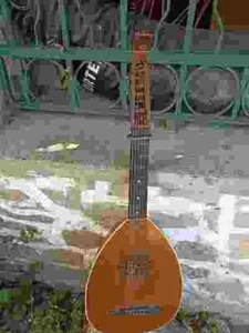 UNIQUE OLD TAMBURA STRING MUSICAL BALKAN FOLK INSTRUMENT WOODEN HAND MADE - Picture 1 of 9