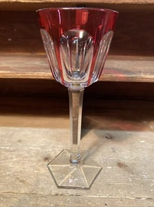 ROEMER, VERRE EN CRISTAL DE BACCARAT MODELE HARCOURT couleur rouge - Picture 1 of 7