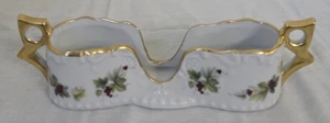 Antiguo soporte de cuchara de porcelana pintado a mano de acebo y bayas de 1900, borde dorado firmado - Imagen 1 de 15