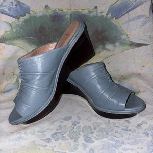 B Makowsky SERENE BLUE SOFT LEATHER SLIDES WEDGE SHOES SIZE 8-1/2M - EUC - Picture 1 of 8
