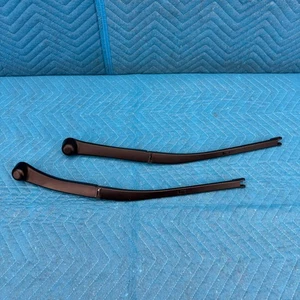 Juego de brazos limpiaparabrisas delanteros Range Rover L322 2010-2012 OEM - Imagen 1 de 7