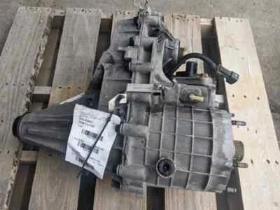 2000-2002 Chevy Tahoe Transfer Case Opt NP8 Automatic 4WD - Imagem 1 de 4