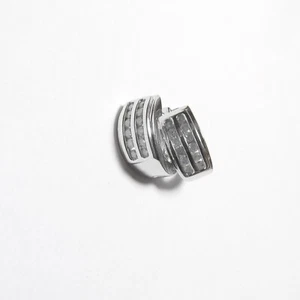 HENG NGAI Estate 14K White Gold Brilliant Cut Diamond Huggie Earrings 0.48 Cts - Picture 1 of 4