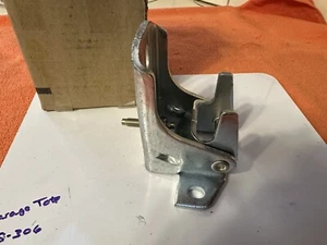 NOS FORD F8AZ-5422800-AA 1998-05 Crown Victoria Lincoln Town Car HINGE ASSEMBLY - Picture 1 of 8