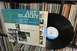 Art Blakey A Night At Bird Land Blue Note Vol.1 NY USA Mono Ear Wohnmobil spielt sehr guter Zustand + - Bild 1 von 3