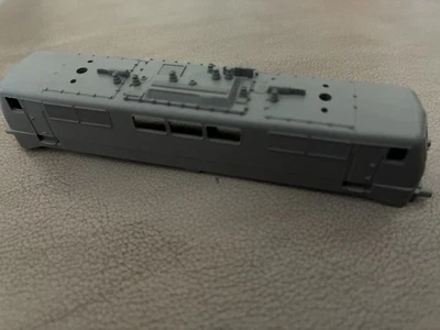 Lokgehäuse für Elok BR 111, unlackiert, ohne Verglasung/Anbauteile, neu/VP  - Bild 1 von 3