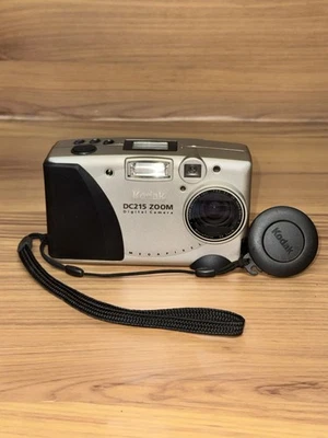 Kodak DC125 Zoom 1MP Retro Digital Camera Vintage Untested With Carry Case - Image 1 of 4