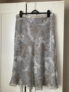 Debenhams Hyphen Grey Floral Chiffon Lined Pull On Knee Length Skirt 16 - Picture 1 of 7