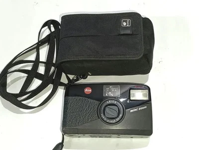 Near Mint Leica Mini Zoom Point & Shot Film Camera with Vario Elmar 35-70mm Lens Foto 1 de 4