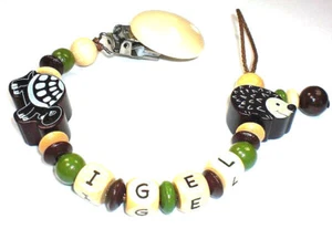 Schnullerkette mit Namen Igel Schildkröte Junge Mädchen braun natur olivgrün - Bild 1 von 8