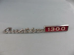 AUSTIN 1300 ancien monogramme emblème logo sigle insigne badge en métal - Imagen 1 de 2