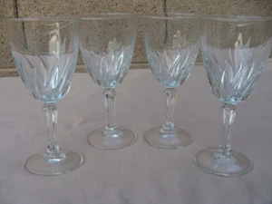 Cristal D'Arques Crystal Glass Flamenco Pattern 4 Wine Glasses Goblets 6" - Picture 1 of 10