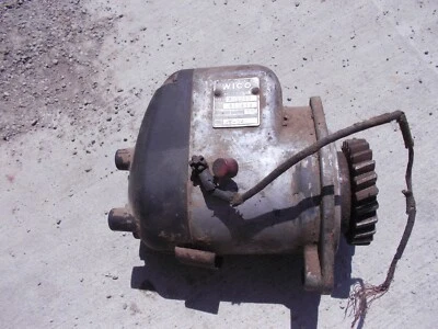 Farmall Allis Chalmers IH AC tractor magneto Wico model Y54 assembly - Image 1 of 4