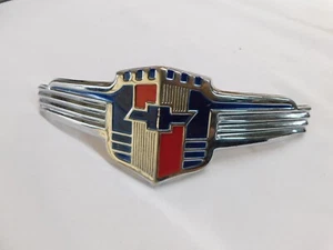 NOS OEM GM 1942 Chevrolet Hood Emblem Ornament Trim Chevy Special Deluxe - Bild 1 von 8