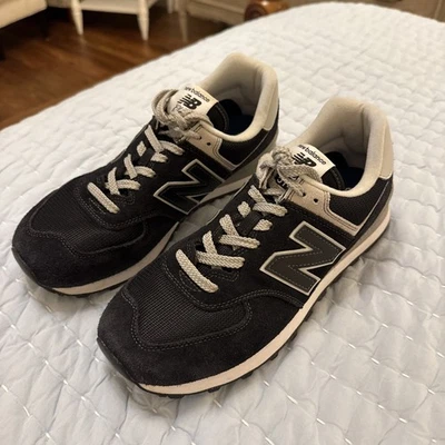 Mujer New Balance 574 Edición Clásica Negro con Acentos Grises Talla 10.5 B Usado en Excelente Condición Foto 1 de 4