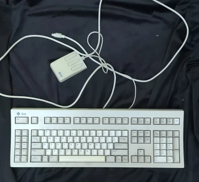 Sun Microsystems Type 5c 3201234-02 Keyboard with Sun mouse 370-1170-01 - Image 1 of 4