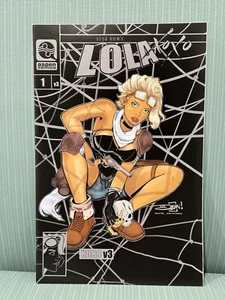 Aspen Comics LOLA XOXO #1 V3 Street Level Hero Silver Exclusive Ltd. To 500 - Picture 1 of 6