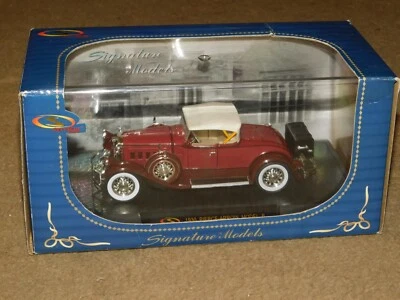 Signature Models 1930 Pierce-Arrow Model B Diecast Car 1:32 Burgundy - Image 1 of 2