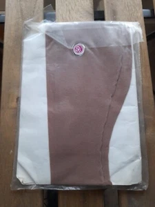 Naht SCHÖNE DUNKELBRAUNE NYLONS Strümpfe Größe 9,5 hergestellt in Großbritannien neu aus altem Lagerbestand Vintage - Bild 1 von 1