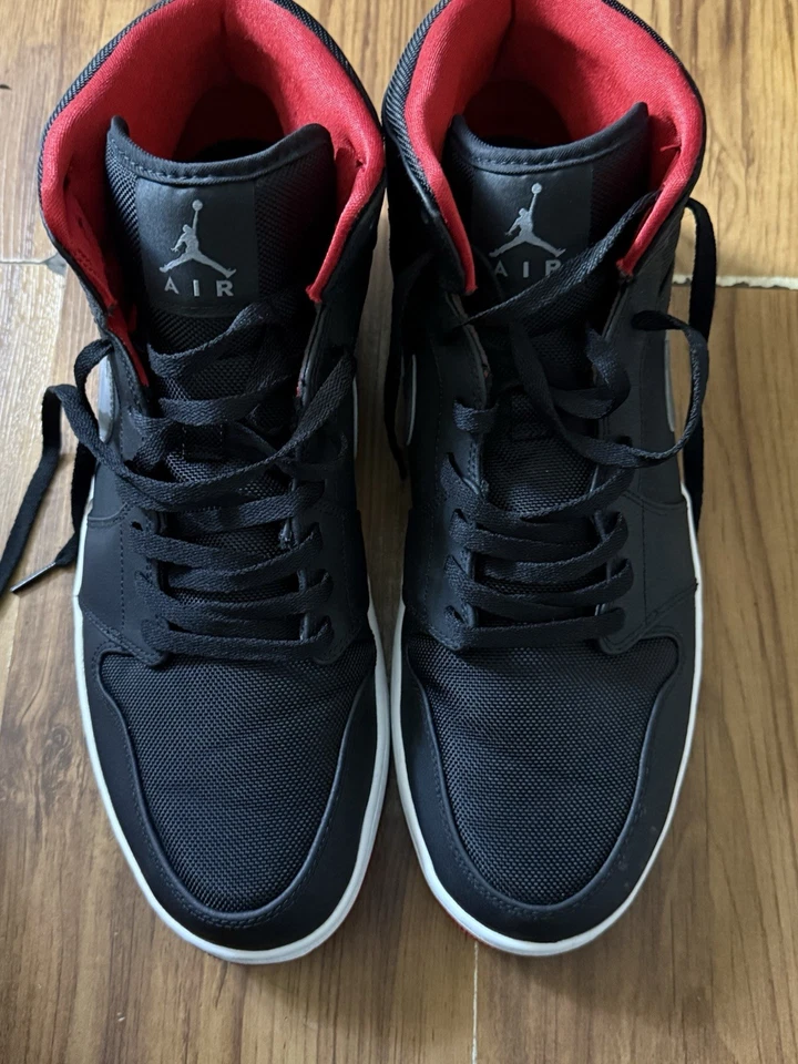 Nike Air Jordan 1 Mid Negro Fresco Gris Gimnasio Rojo Tenis Talla 16 554724-004 Foto 1 de 4