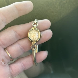 Reloj Vintage Gruen "Veri Thin" Damas 17 Joyas, Bisel 10k GF y Correa 12k GF - Imagen 1 de 6