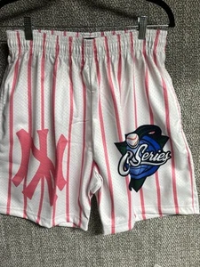 Crisp New York Yankees ROSA bianco PINSTRIPES SHORTS taglia Xl nuovo in borsa NYC MLB - Foto 1 di 4