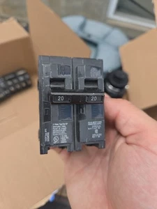 Siemens Q22050CT 50 Double Two 20amp Single Pole Circuit Breaker - Black - Picture 1 of 4